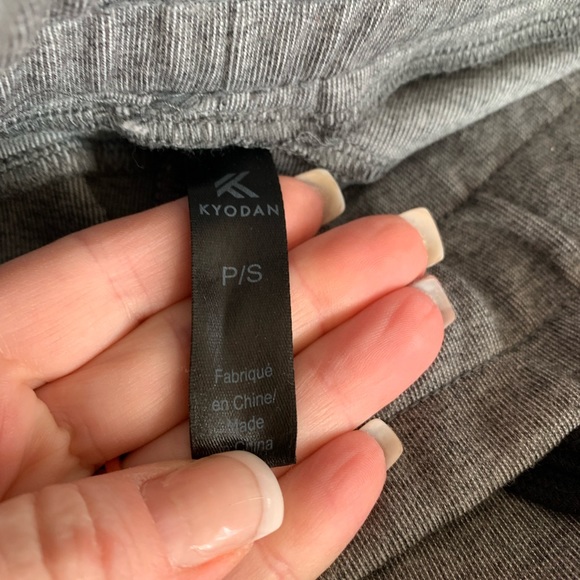 Small grey sweat pants - Picture 2 of 4